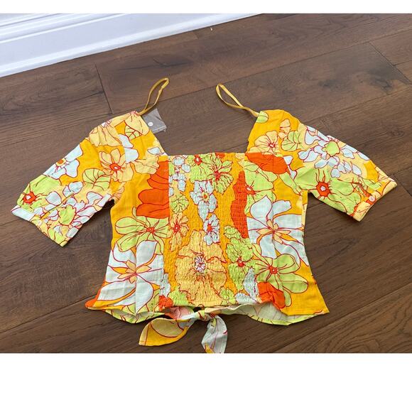 ModCloth Seaside Cottage Honolulu Floral Getaway Tie Front Top Yellow Sz M NWT - Picture 2 of 5